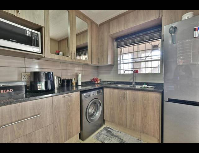 2 BEDROOM APARTMENT FOR SALE IN BASSONIA